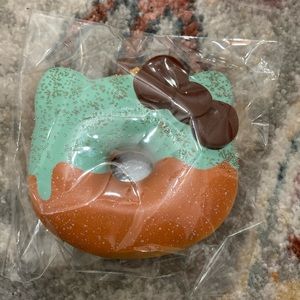 Clairs hello kitty donut